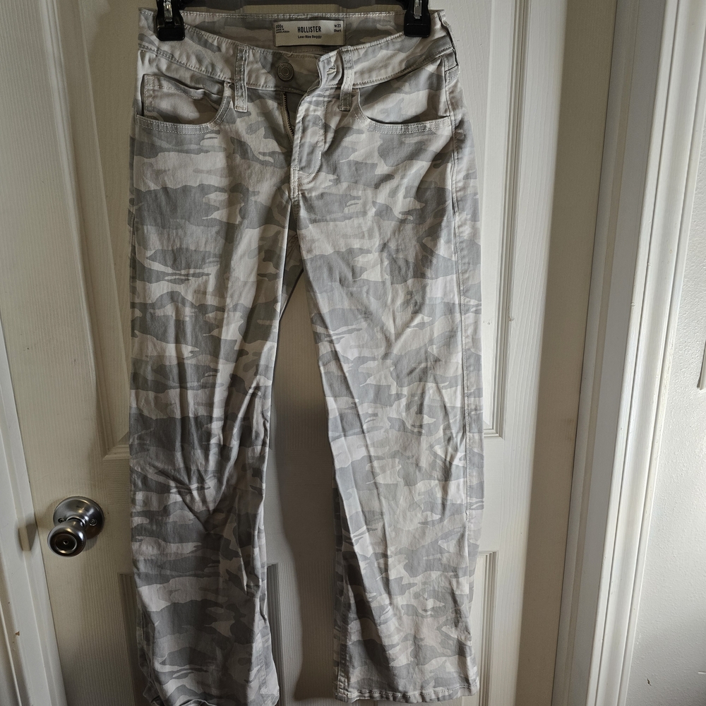 Hollister Gray Low-Rise Baggy Pants